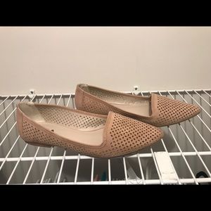 Mia Esie Laser Cut Flats Sz 8